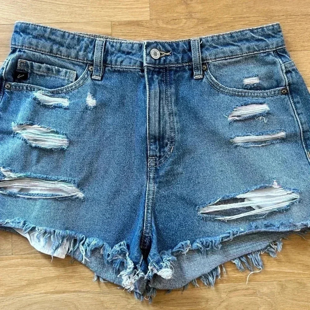 Kancan Ripped Jean Shorts - Picture 5 of 8